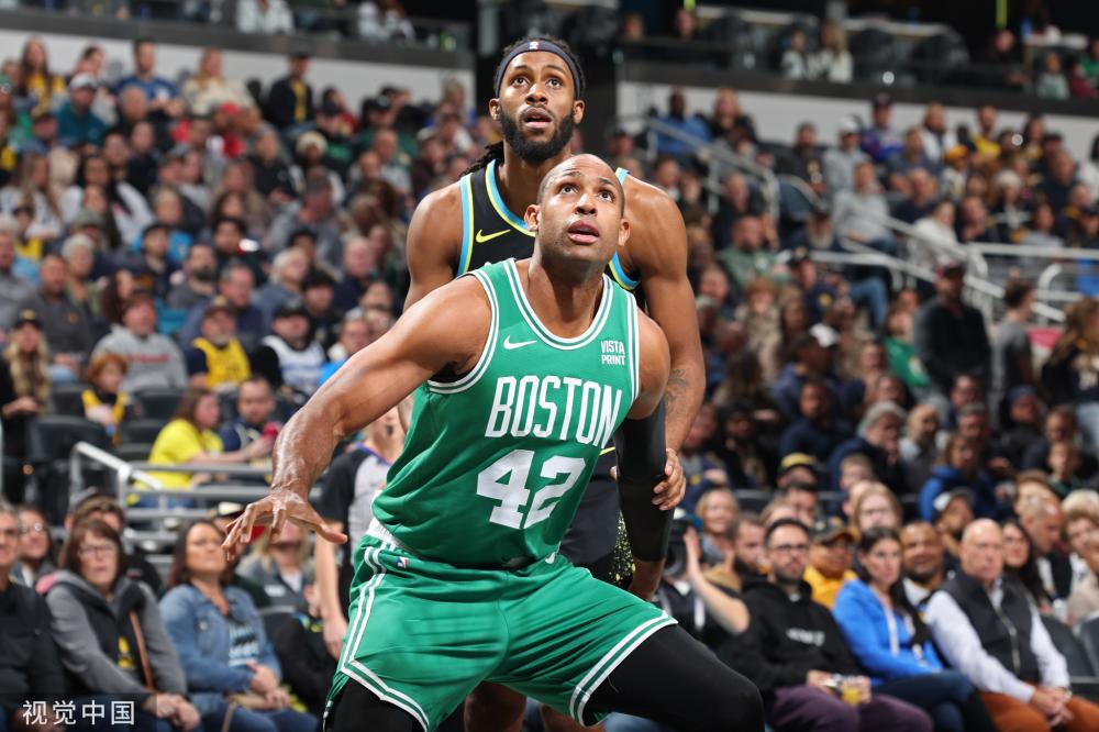 的表现令人 的表现令人