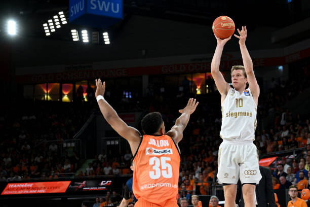 具备精准的 具备精准的